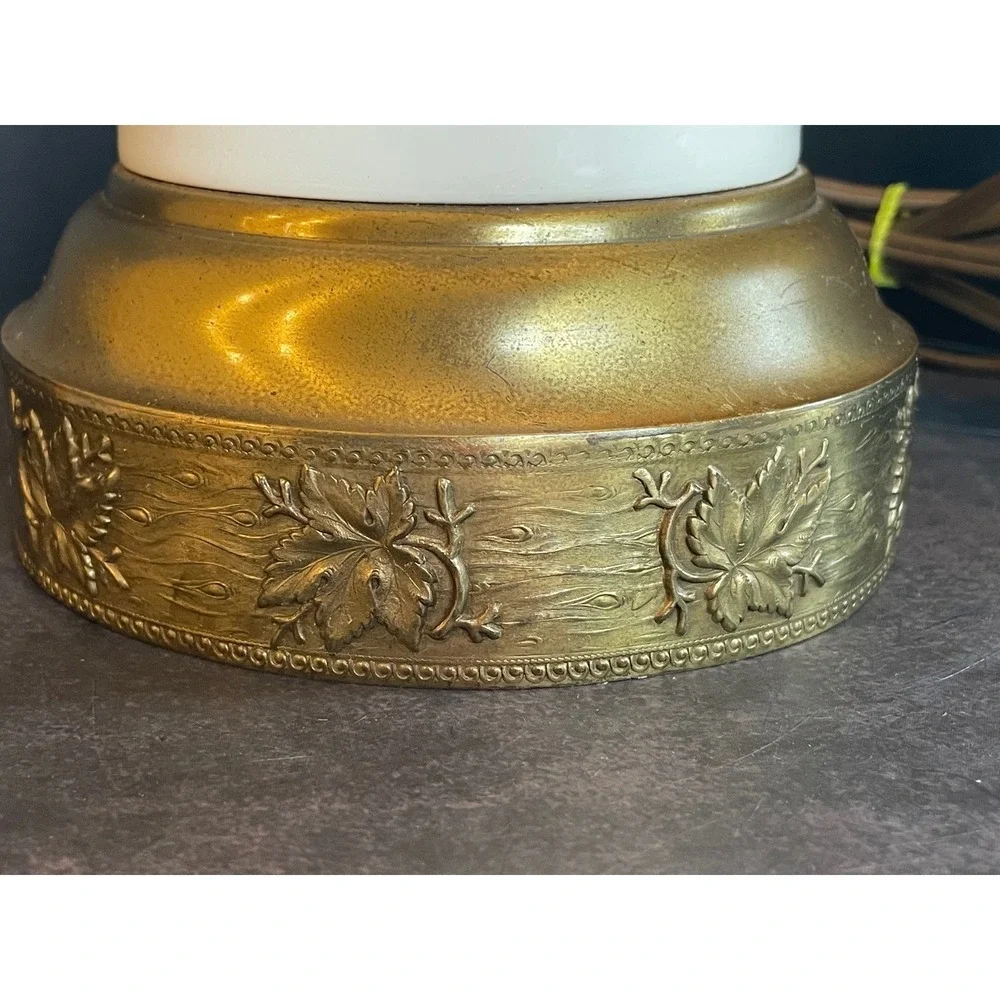 Vintage Neoclassical Ceramic Urn Table Lamp with Green Ivy Vine 3 way Working